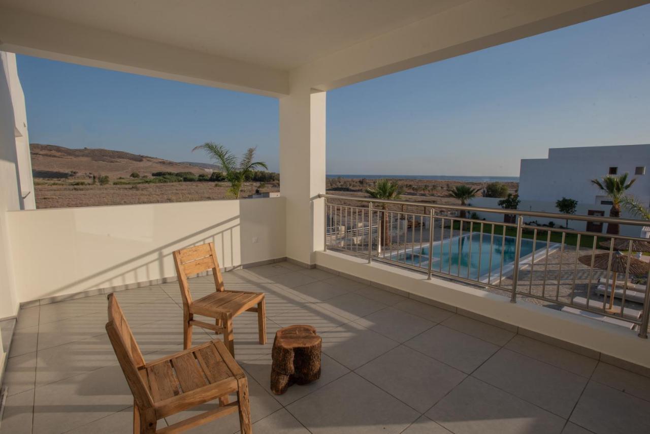 Villa Pnoe Seaside Kalamaki  Eksteriør billede