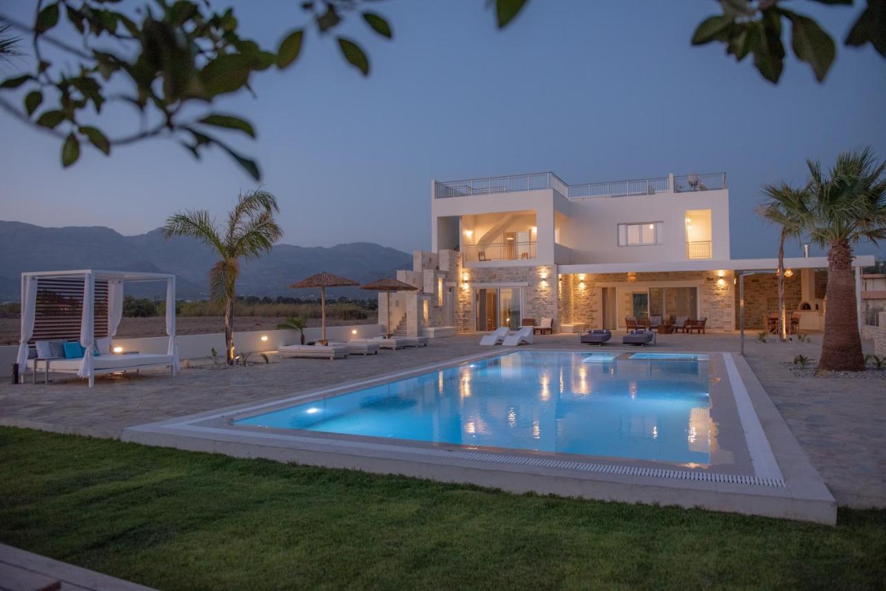 Villa Pnoe Seaside Kalamaki  Eksteriør billede